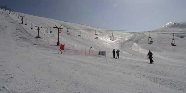 Ploieşti: Pârtiile reprezintă principala atracţie pentru turişti, în staţiunile Sinaia, Azuga şi Buşteni