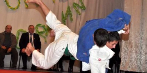 Spectaculozitatea la ea acasă pe scena casei de cultură din Sângerei