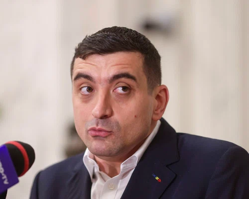 Președintele AUR, George Simion, face declarații de presă după depunerea moțiunii FOTO Inquam Photos / Octav Ganea