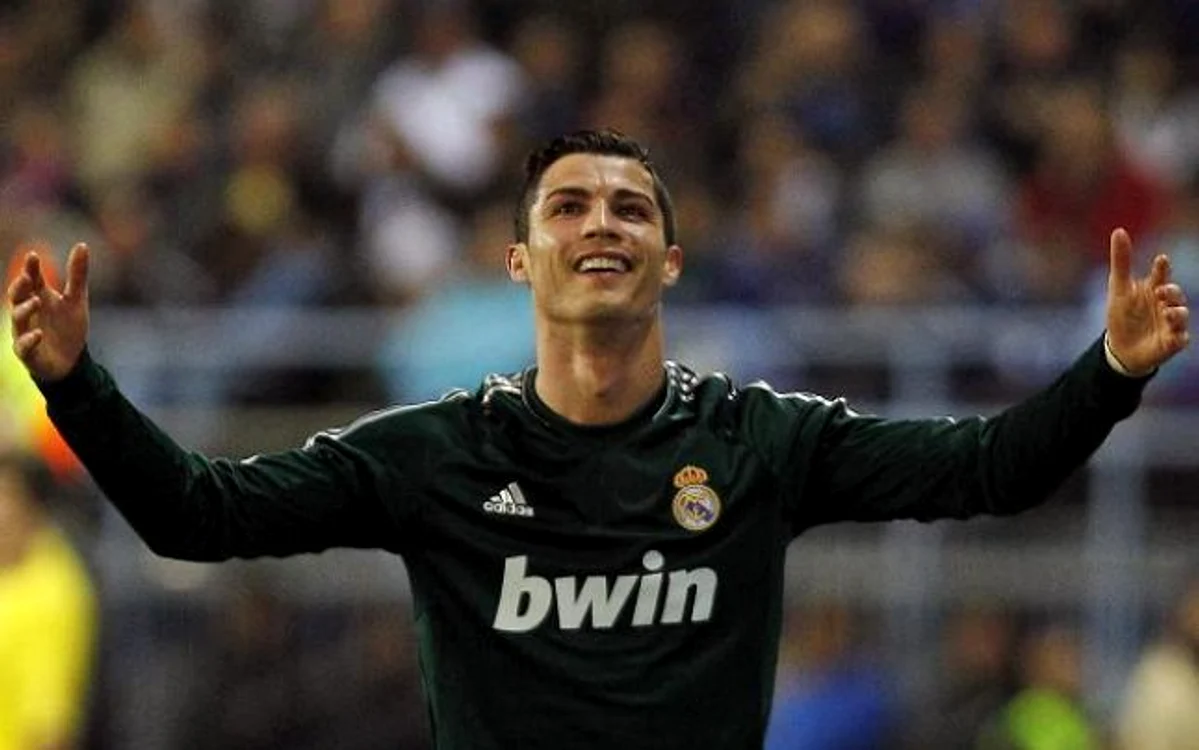 Cristiano Ronaldo e cel mai bun fotbalist din lume, câştigând recent Balonul de Aur