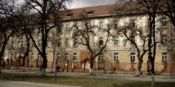 Colegiul Naţional Andrei Mureşanu a fost băgat în reabilitare în martie 2010. Foto Arhivă