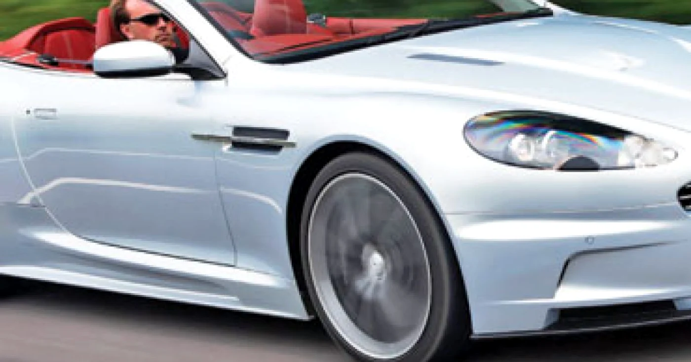 VIDEO Aston Martin DBS Volante - Bugatti Veyron Grand Sport, duel sub cerul liber