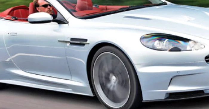 VIDEO Aston Martin DBS Volante - Bugatti Veyron Grand Sport, duel sub cerul liber