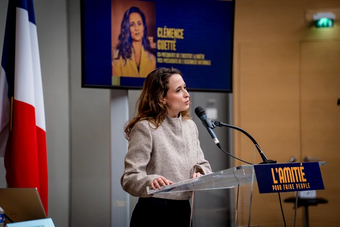 Franța dezbate posibilitatea ieșirii din NATO. Propunerea, depusă în Parlament