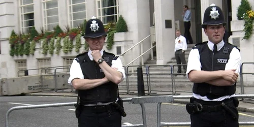 Politisti din Londra FOTO arstechnica.com