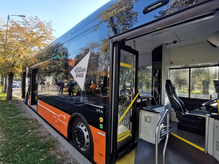 Turcii au venit la Timişoara cu autobuzul Karsan FOTO Ş.Both