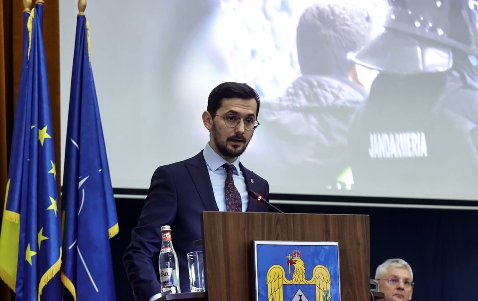 Șeful ANCOM îl întreabă pe generalul Kellog de ce SUA susține partide extremiste. Răspunsul omului președintelui Trump