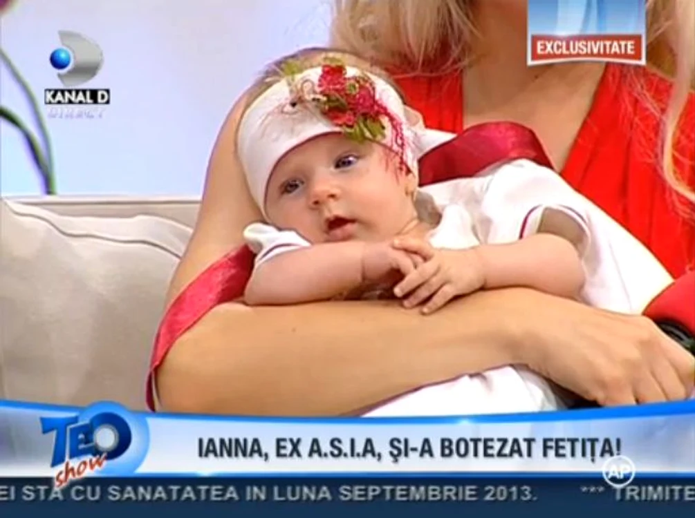Ianna Novac şi-a botezat fetiţa (captură: Kanal D)