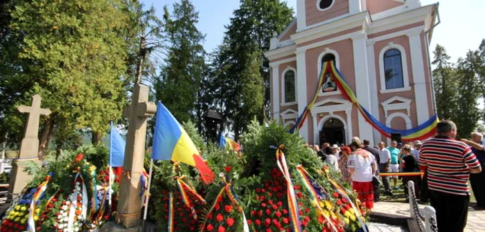 Mormântul lui Avram Iancu de la Ţebea. FOTO: Daniel Guţă. ADEVĂRUL.