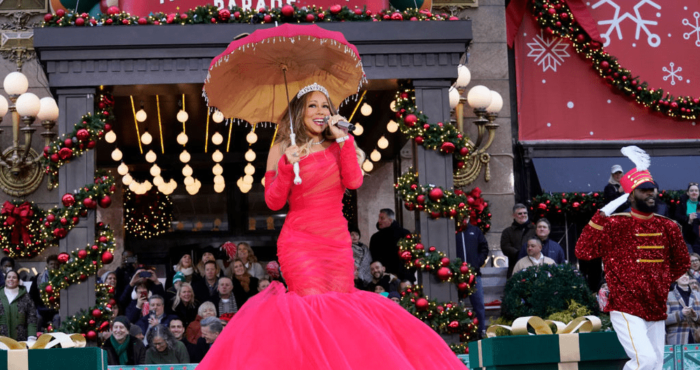 Mariah Carey a făcut un playback jenant la un concert de Thanksgiving Day VIDEO