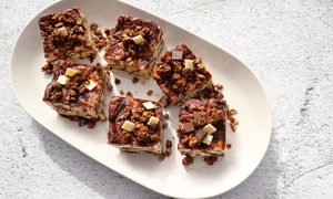 Prajitura cu biscuiti si ciocolata Sursa foto shutterstock 2444852699 jpg