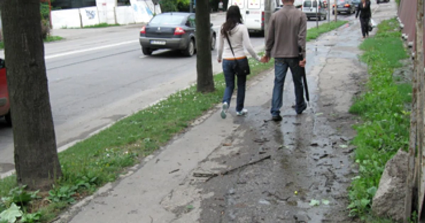 Infrastructura din zonă este într-o stare foarte proastă FOTO Arhivă Adevărul