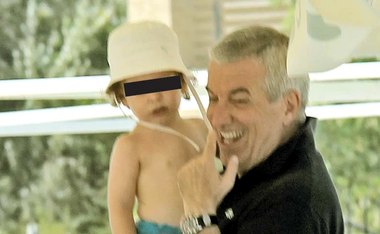 În plin scandal cu «fentarea» cozilor de la ghişeele Poliţiei, pre şedintele Senatului a petrecut weekendul la Mamaia, cu soţia şi fiul lui