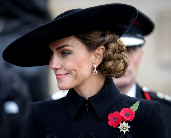 Kate Middleton, a atras privirile la Serviciul de Comemorare printr-o coafură sofisticată.