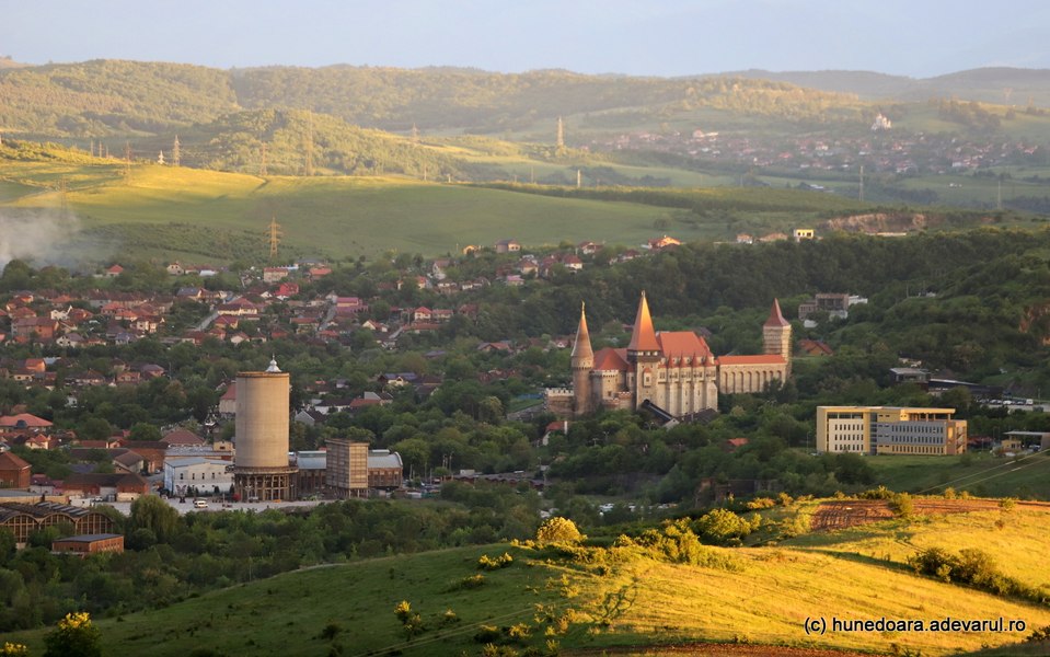 Originea numelui Hunedoara, plină de controverse. Ce popor ar fi dat denumirea orașului lui Ioan de Hunedoara