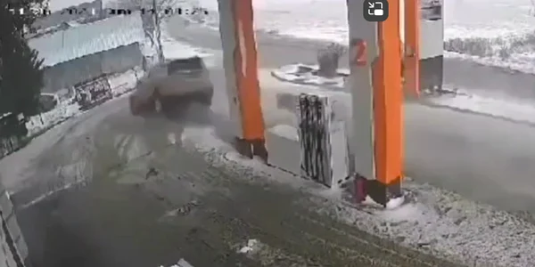 Șoferita benzinarie jpg