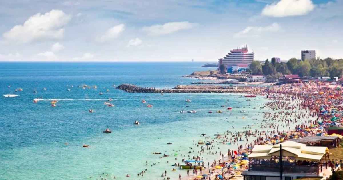 Turiștii invadează litoralul românesc: 100% grad de ocupare în weekendul vârf!