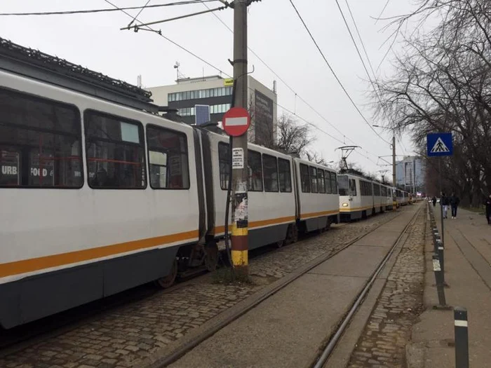Tramvaiele nu au mai putut circula, după ce s-a oprit alimentarea cu energie electrică