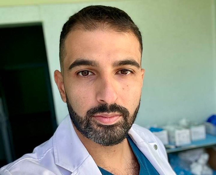 Un medic din Gaza și-a primit copilul mort în spital, ucis de bombardamente. Tragedia, relatată de dr. Amin Zahra de la Brașov