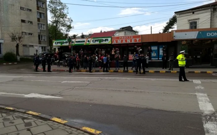 Un grup de protestatari l-a huiduit pe Dragnea la Botoşani FOTO Cosmin Zamfirache