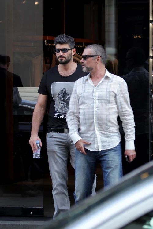 GEORGE MICHAEL ET SON PETIT AMI FADI FAWAZ A PARIS jpeg