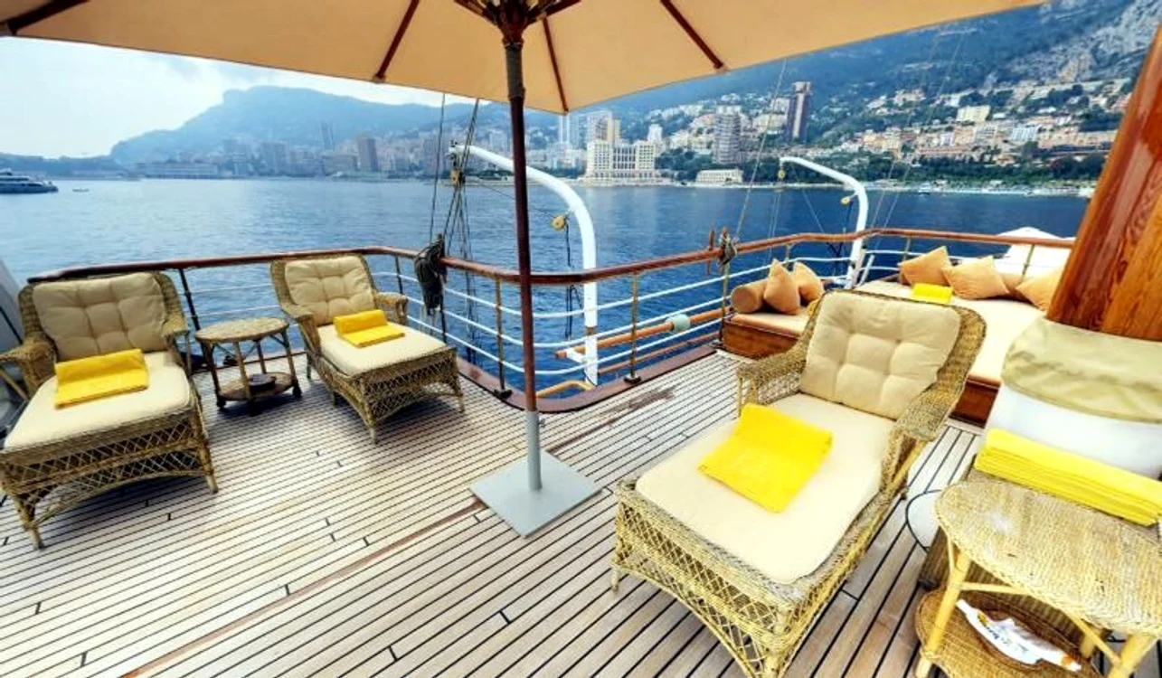 SS Delphine (Photoland/Caters)