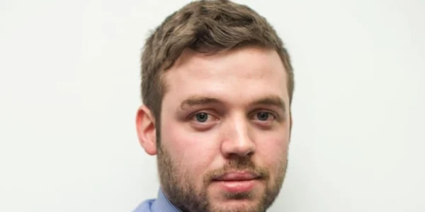 Jurnalistul britanic Liam Thorp a fost invitat la vaccin pentru că figura în baza de date cu obezitate morbidă la 6.2 cm FOTO James Maloney/Liverpool Echo