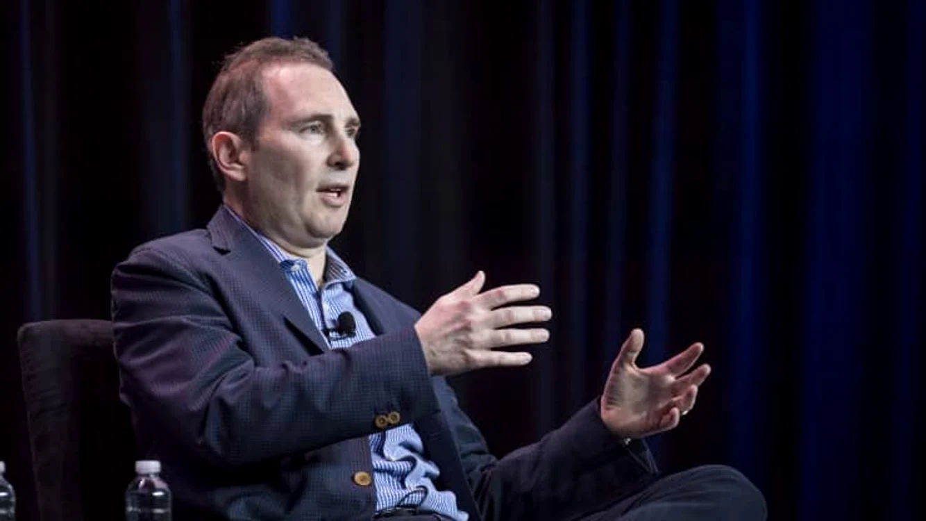 Andy Jassy îl va înlocui pe Jeff Bezos în trimestrul al III-lea al anului acestaSursa foto: CNBC