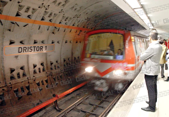 Mecanicul trenului a avut prezenţă de spirit şi a oprit la fix, astfel încât femeia a scăpat cu viaţă