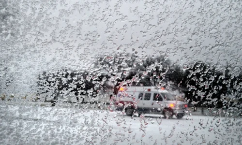 poaie inghetata trafic pe sosea jpeg