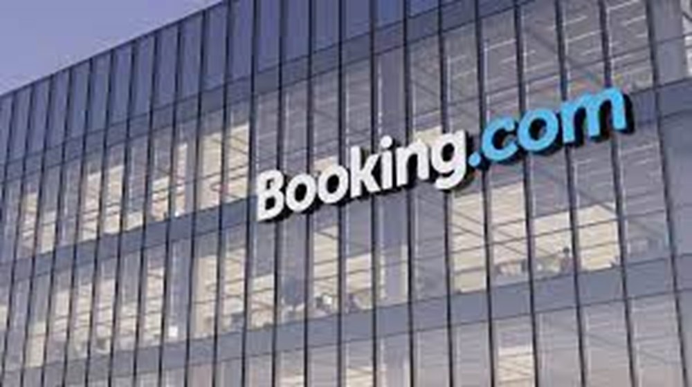 Război în turism. Hotelierii acuză Booking că a încasat comisioane nelegale