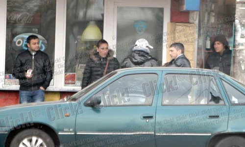 Reporterul Click!  s a ales cu o cutie de  petarde care pocnesc  de trei ori fiecare (Fotografii: Roberto Sălceanu) jpeg