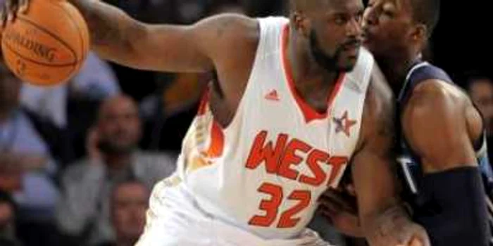 Shaquille O'Neal (stânga) este vedeta echipei Cavaliers