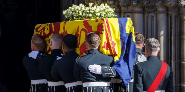 Funeralii Regina Elisabeta - sicriu FOTO Profimedia