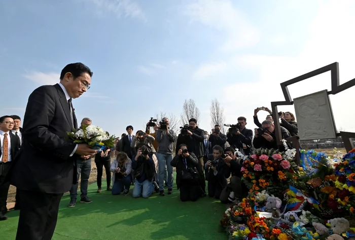 Premierul Japoniei, la Bucea FOTO AFP