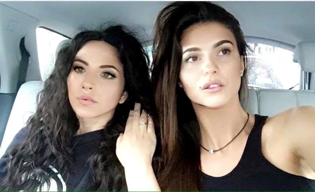 INNA și Antonia arată foarte bine una cu trăsăturile celeilalte