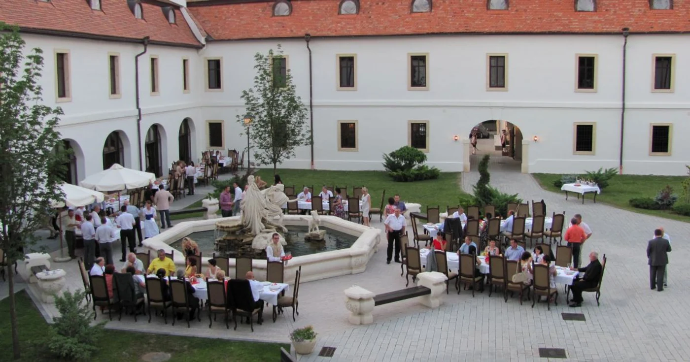 Hotel Medieval de 5 stele la Alba Iulia