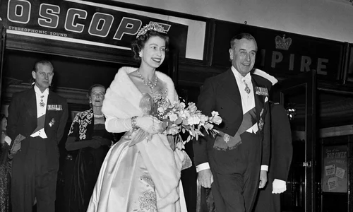 Regina Elisabeta și Lord Mountbatten GettyImages 1605530930 jpg