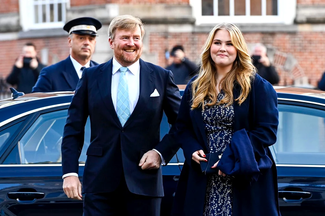 Printesa mostenitoare Catarina Amalia a Olandei   RVD Koninklijk Huis si Regele Willem Alexander (2) jpg
