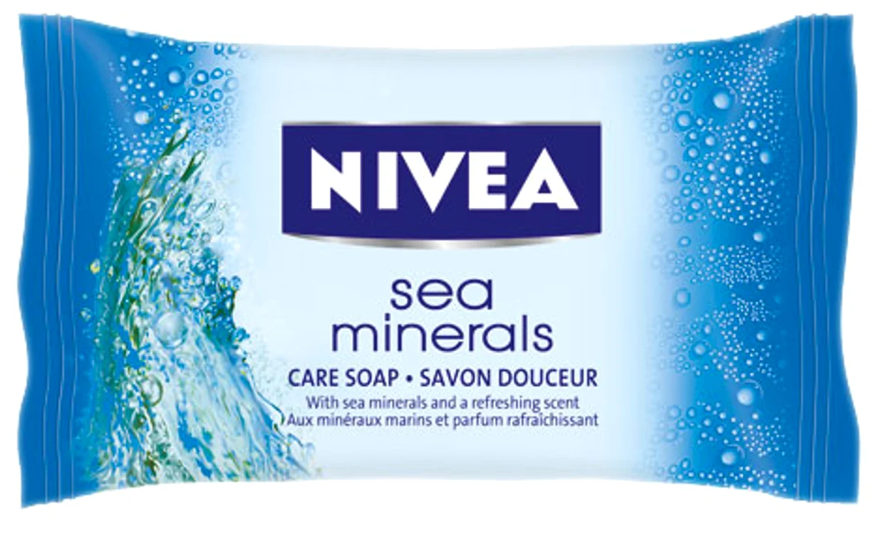 Săpunul Minerale Marine de la Nivea are un parfum revigorant. Pret: 1,94