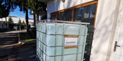 apă curtea de arges jpg