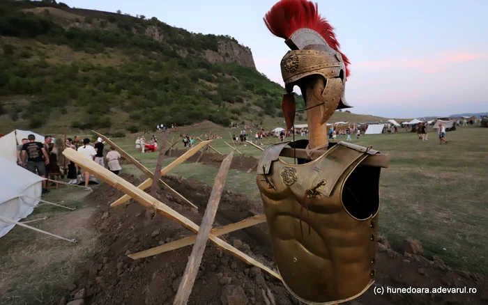 Palisade. Reconstituire modernă a castrelor de marș, la Dacfest. Foto: Daniel Guță