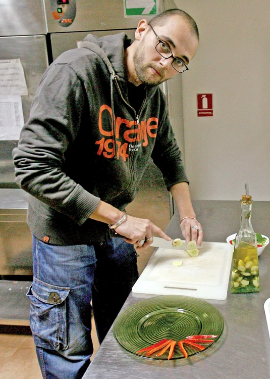 Camerele sunt mobilate cu gust şi le oferă turiştilor un confort de trei stele