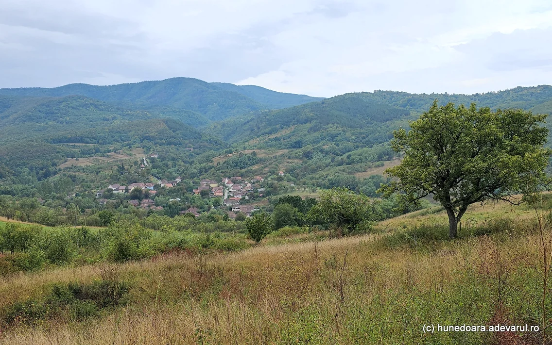 Satul Izvoarele din Hunedoara  Foto Daniel Guță (4) jpg