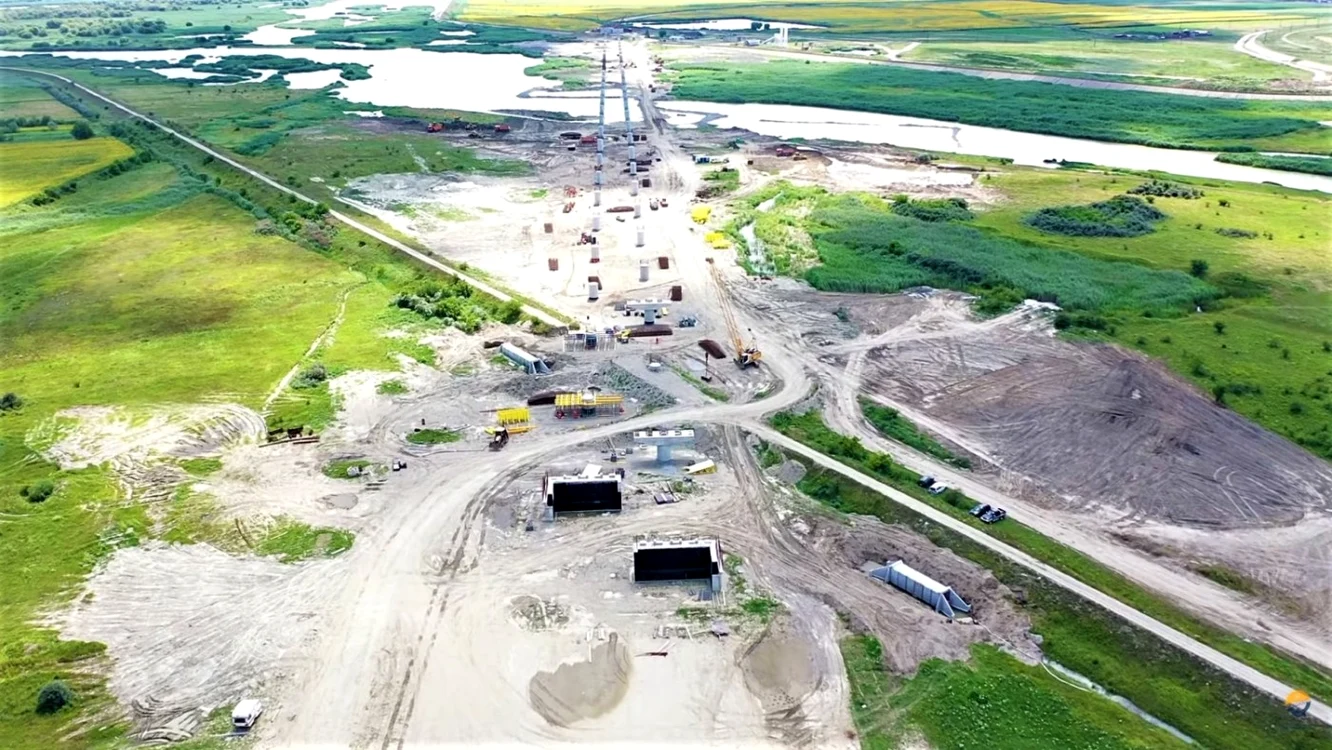 Se lucrează intens la varianta de ocolire a Bacăului FOTO: Facebook Asociaţia Pro Infrastructura