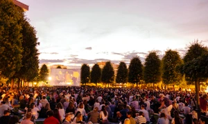 Cinema in aer liber (Medium) jpg