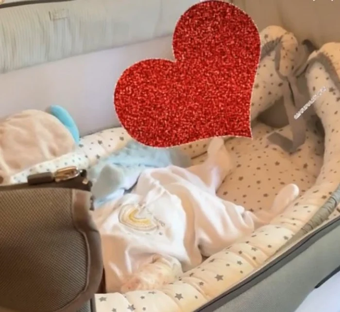 Cristina Cioran și-a adus fetița acasă, la o lună și jumătate după ce a născut prematurfoto: arhiva personală