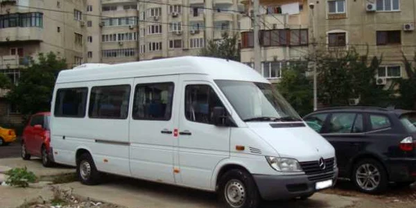 Microbuzul a fost adus fără nicio zgârietură