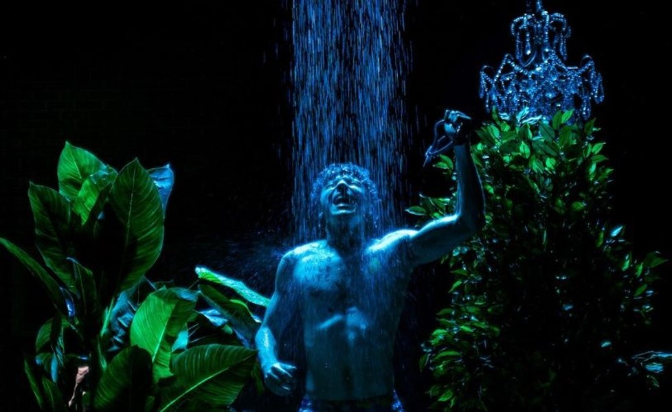 „Balerinele acvatice”, proiect câștigător în programul „StarT”, în premieră la Teatrul Tineretului Metropolis