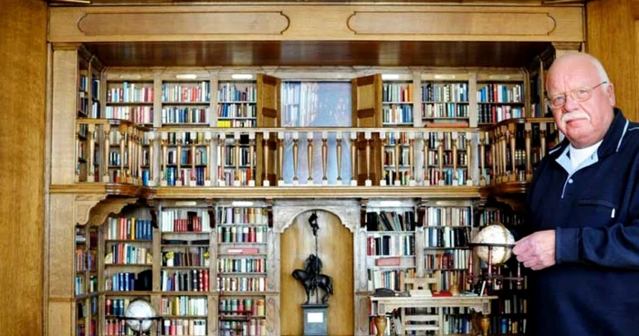 Biblioteca în miniatură „Thurkowiana Minor” din Olanda şi creatorul său Guus Thurkow, Foto: boekendingen.nl